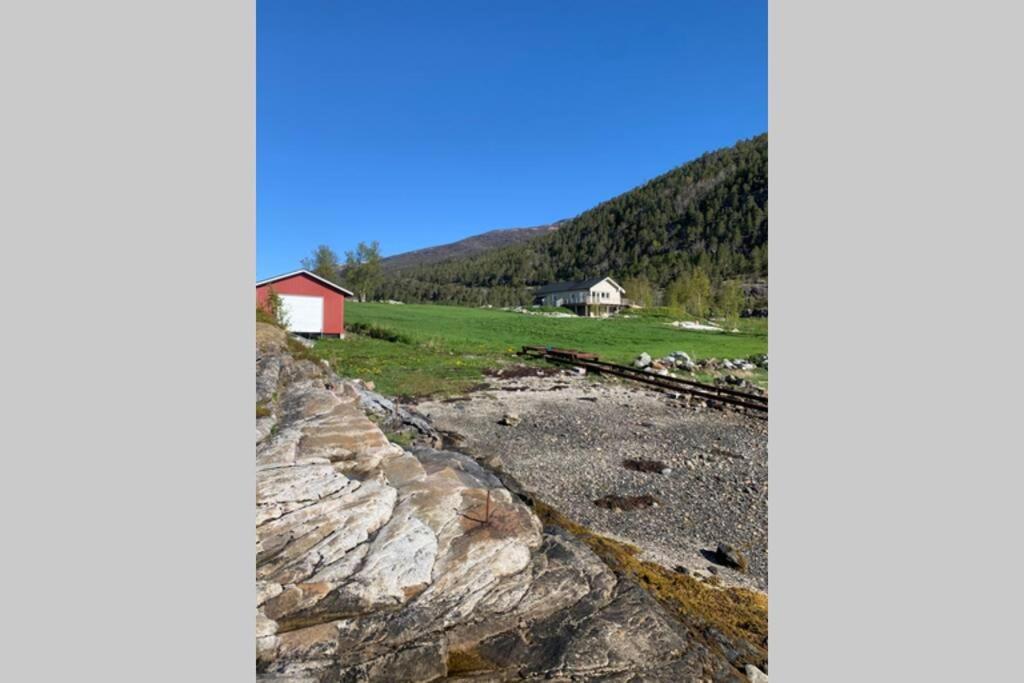 Efjord And Stetind Resort - Cabin Kobbernestinden Ballangen Bagian luar foto